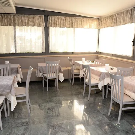 Al Ragno Hotell 3*