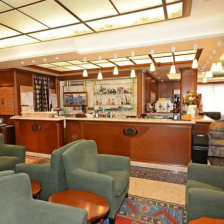 Al Ragno Hotell 3*